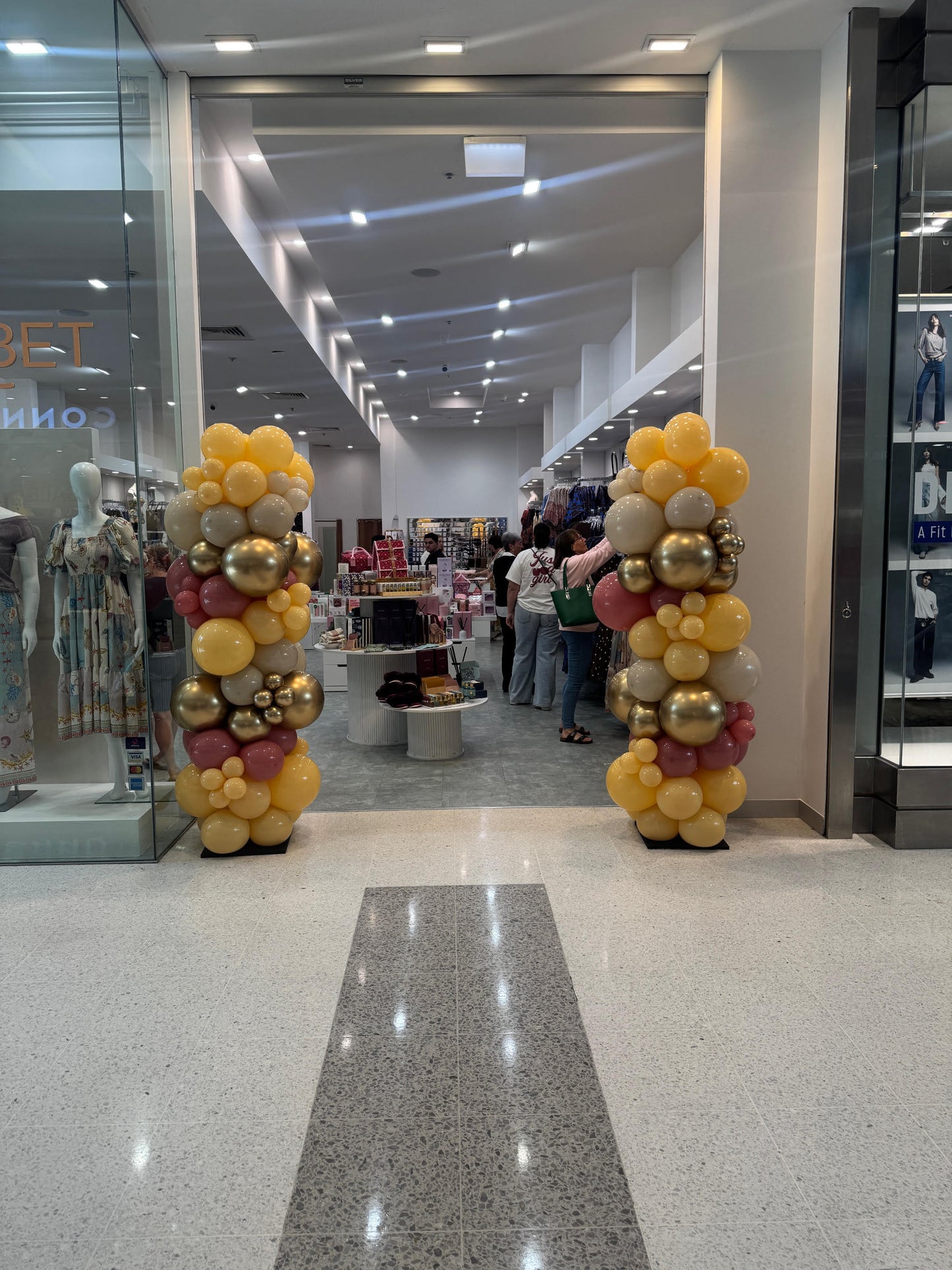 Organic Balloon Columns